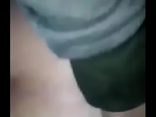 Amiga gordibuena culona me manda video de como se la cojen de perrito, quiere probar mi verga y que le de asi